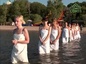 В Саратове состоялось массовое крещение верующих в водах реки Волги