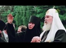 В Москве у гроба Святейшего Патриарха Алексия II были совершены Литургия архиерейским чином и панихида