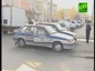 Необычная акция прошла на дорогах Екатеринбурга. На одном из опасных участков вместе с инспекторами ГИБДД дежурил священник
