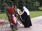 В 75-ю годовщину со дня начала Великой Отечественной войны Святейший Патриарх Кирилл возложил венок к могиле Неизвестного солдата